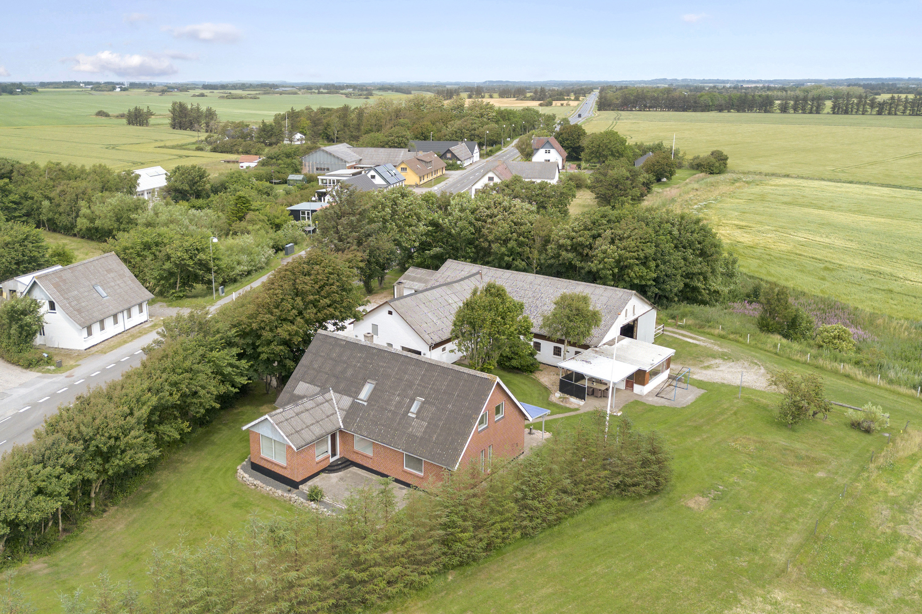 Landejendom på Løkkensvej 605 9480.